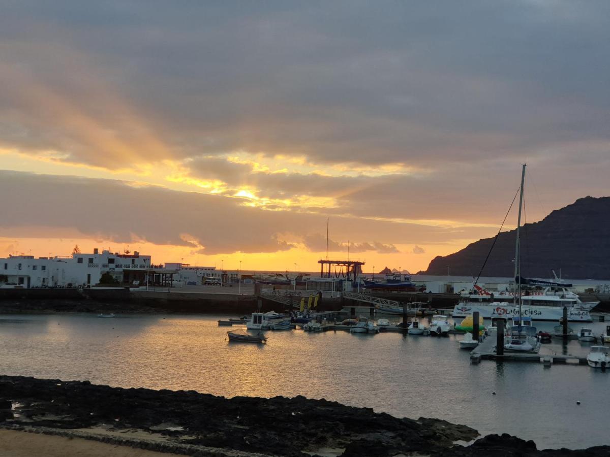 La Graciosa Camelia Beach Vistas Mar Caleta de Sebo Exterior foto